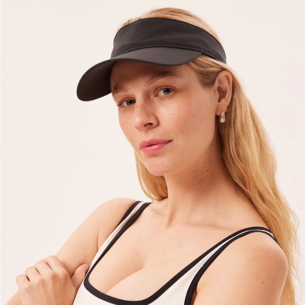 Girlfriend Collective visor in black